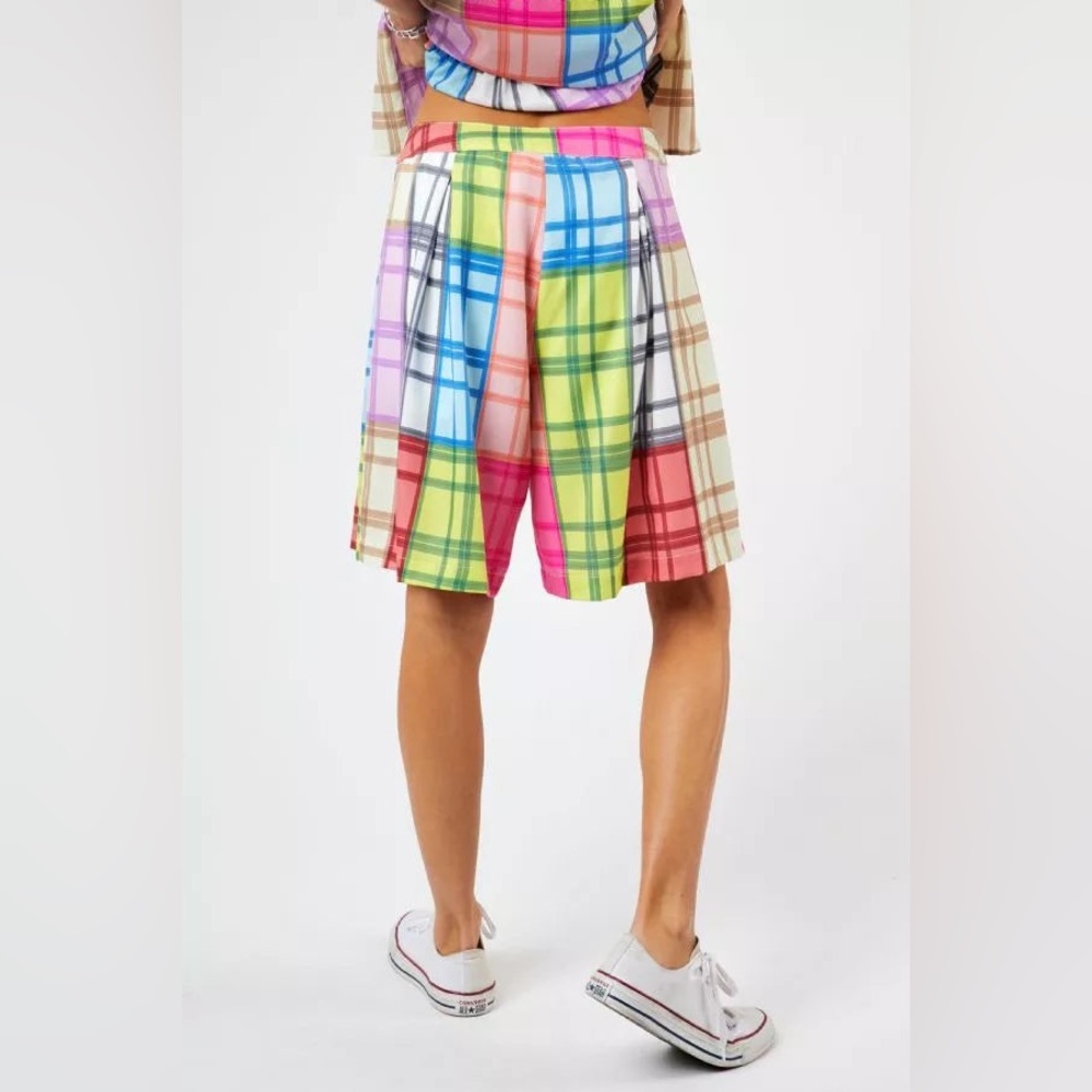 344B. Multi Color Bermuda Short - Picture 4 of 8